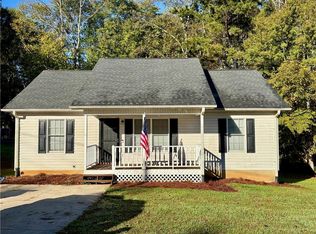 208 Maple St S, Dawsonville, GA 30534
