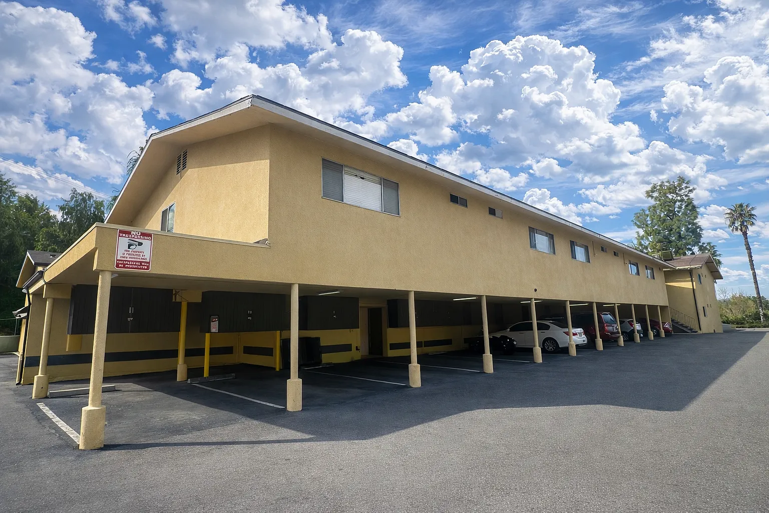 Palm Vista Apartments — Photo 2
