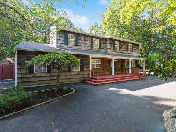 24 Kastal Drive, Ridge, NY 11961
