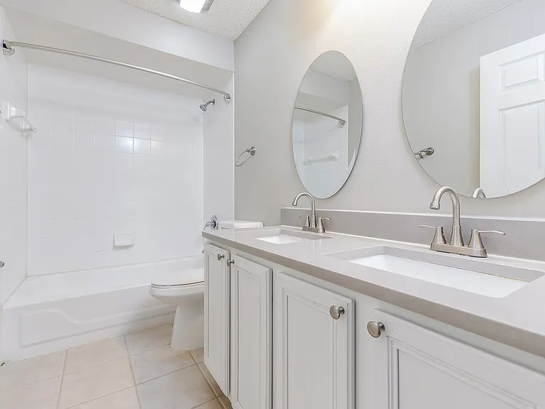 1046 Raining Meadows Ln — Photo 16