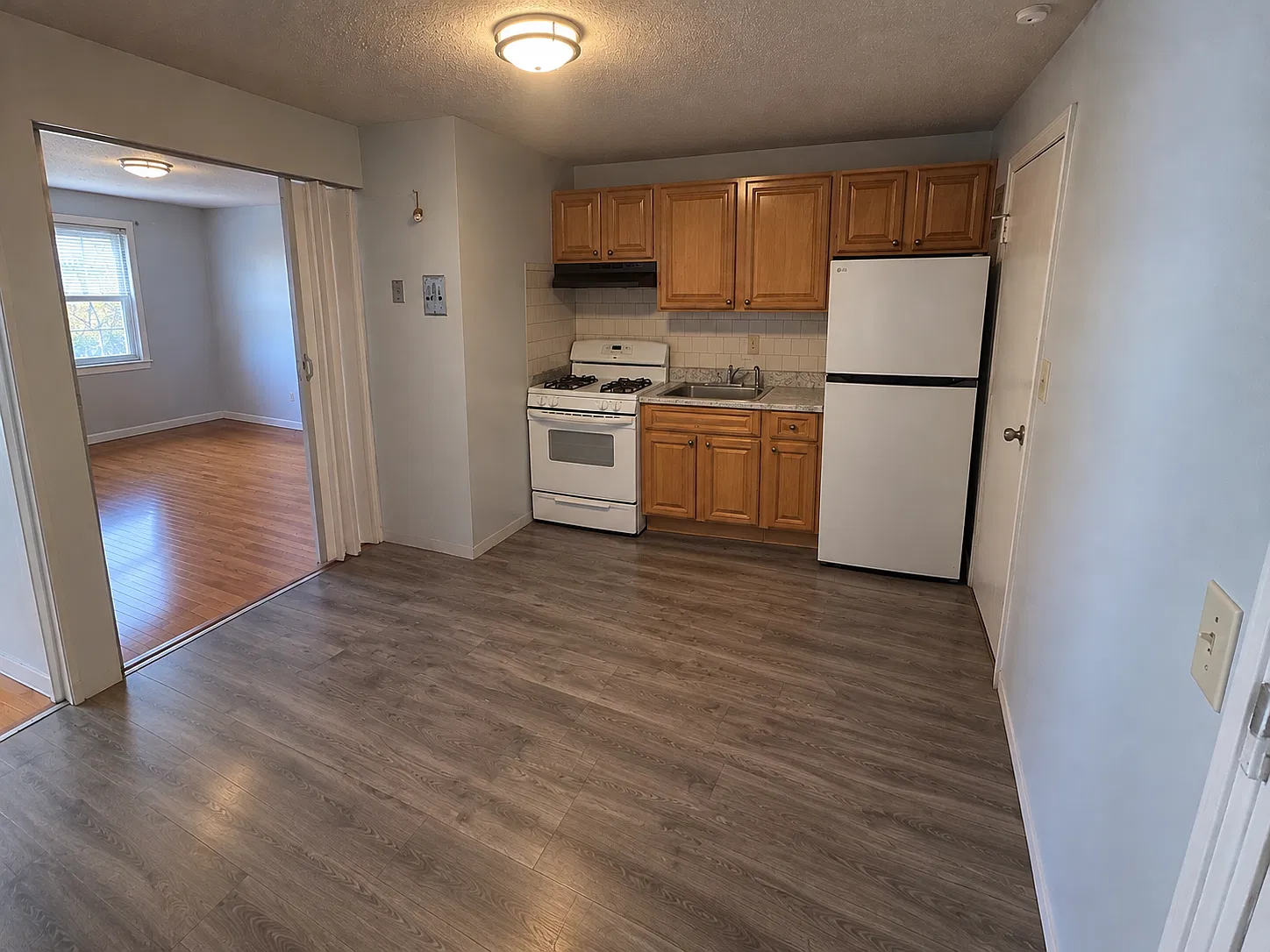 1 bed, 875 sqft, $1,700 — Photo 2