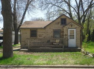 516 6th Ave SE, Watertown, SD 57201