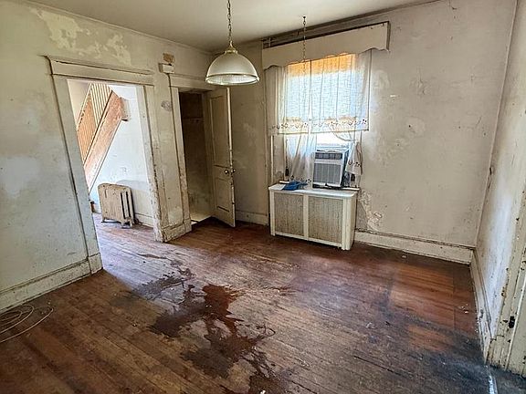 3rd image of 5001 Ross Rd