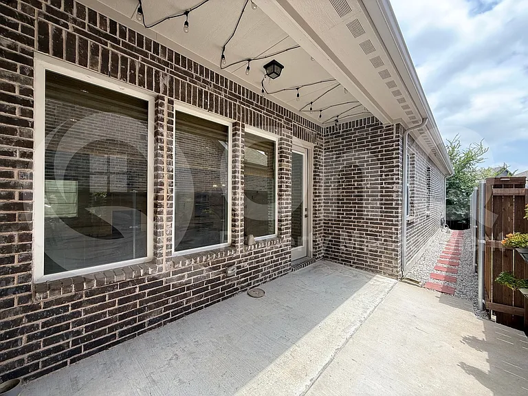 3285 Dover Dr — Photo 26