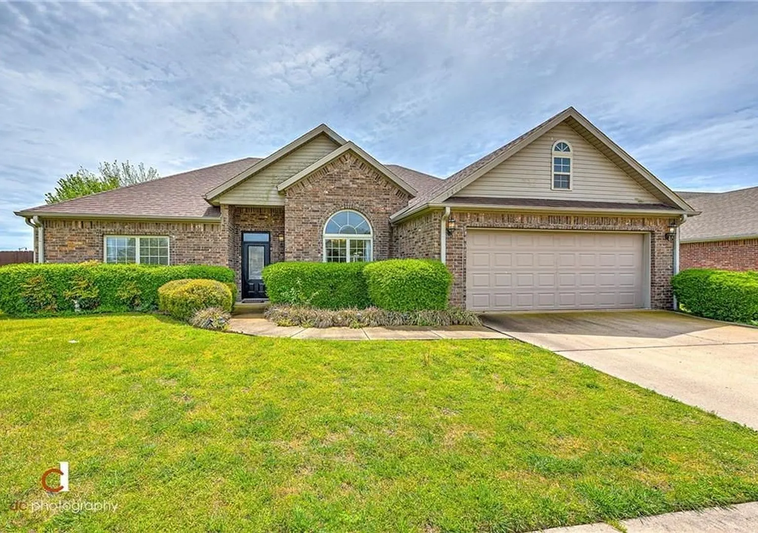 Must See Home! — Photo 1