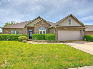 1201 SW Willow Bend Ave, Bentonville, AR 72713