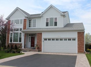 1634 Greenfield Ct, Gurnee, IL 60031