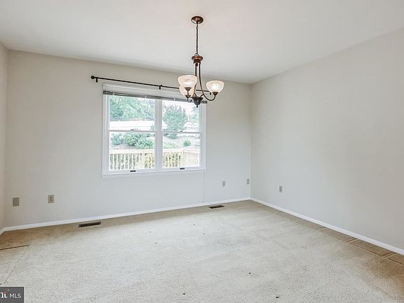 5th image of 40812 Spring House Ln