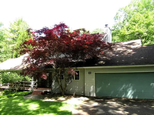 401 Meeker Rd, Vestal, NY 13850