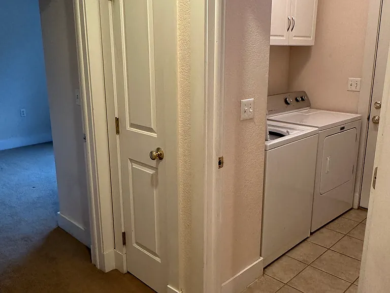 2529 W Plum St — Photo 12
