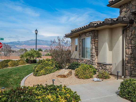 4th image of 3114 E Seegmiller Rd