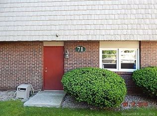 71 Briarwood Ln #F, Branford, CT 06405