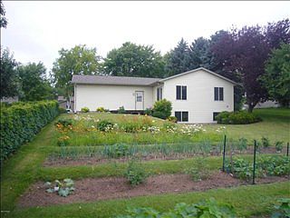 5th image of 3037 16th Ave S