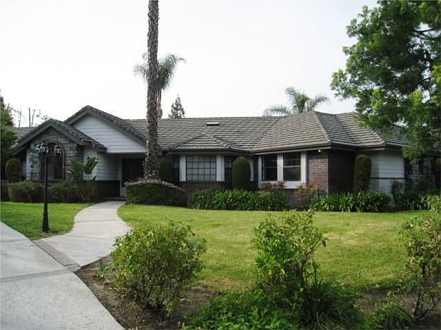 1st image of 605 Wrede Way