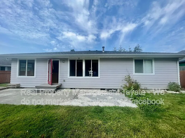 8390 Richmond Park Rd — Photo 25