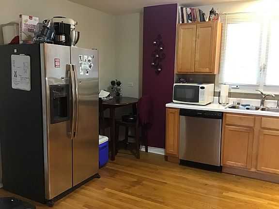 2nd image of 3859 N Whipple St APT 1R