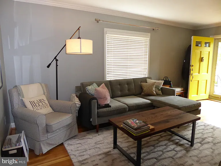 323 S Adams St — Photo 5