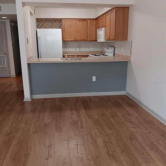 4419 SW 20th Ln — Photo 6