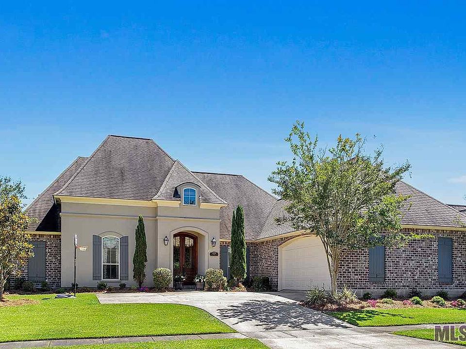 1st image of 3020 Country Lake Dr