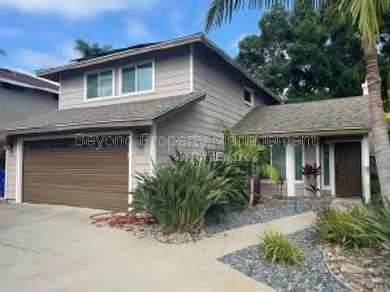 972 Ashton Ct — Photo 2