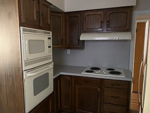 2nd image of 511 S Wilson Ave