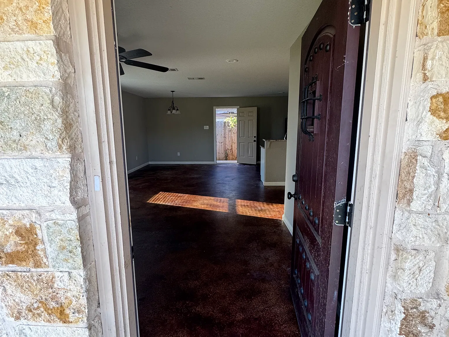 3 bed, $1,499 — Photo 3