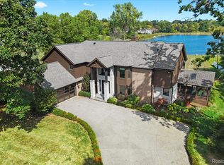 3403 Chickering Ln, Bloomfield Hills, MI 48302