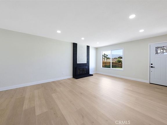 3rd image of 17041 Fairfax St