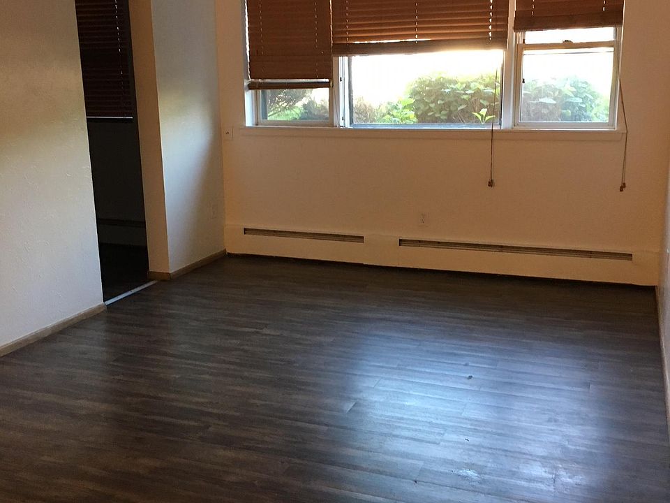 2nd image of 2133 Pascal St APT 8