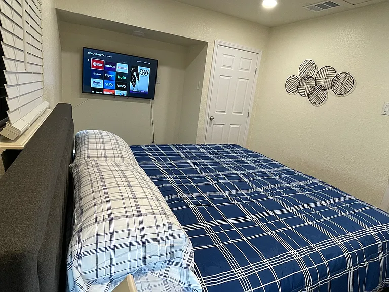 6807 Bender Dr — Photo 26