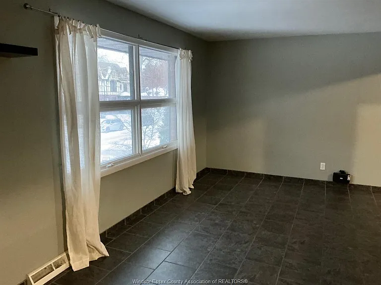 721 Devonshire Rd — Photo 26