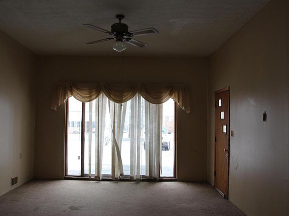 4th image of 78 Glenwood Cir