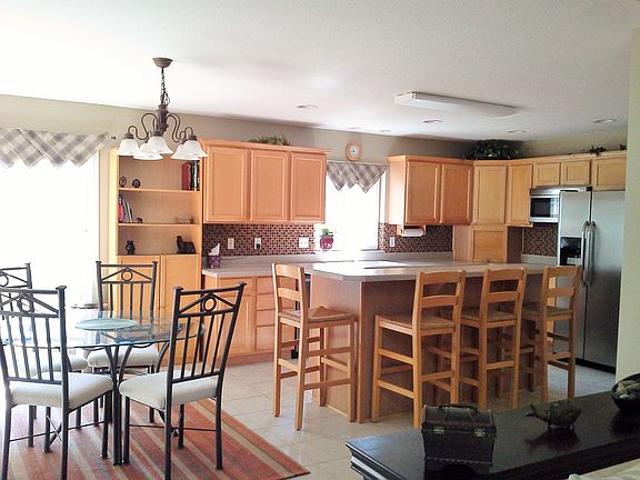 2nd image of 69 Diamond Blvd