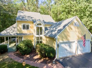 24 Village View Ln, Unionville, CT 06085