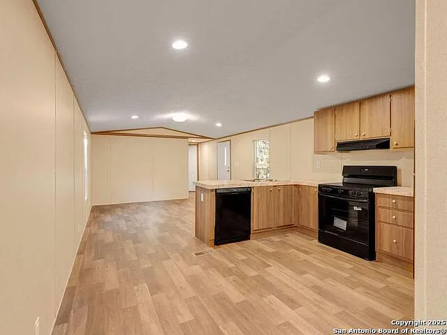 1230 Greenbriar — Photo 9