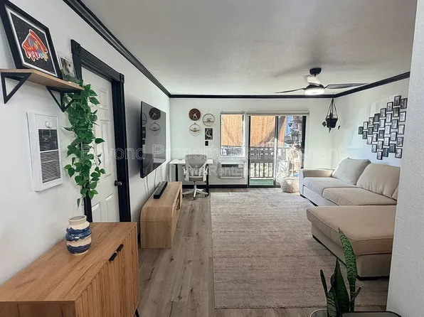 6924 Hyde Park Dr, San Diego, CA