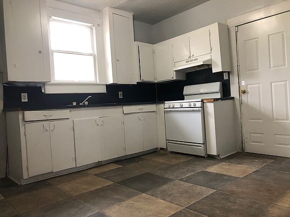 2nd image of 220 Drew Ave