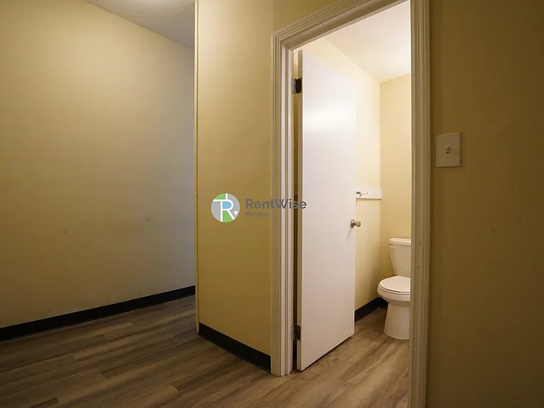 225 Kelton St #4U — Photo 7