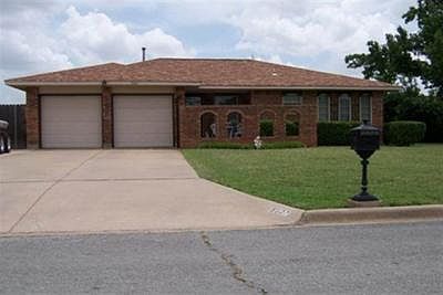 1st image of 5627 NW Beechwood Dr
