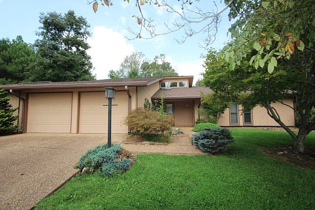 1st image of 3909 Oakmont Cir