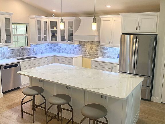 3rd image of 2388 Carriage Hill Way