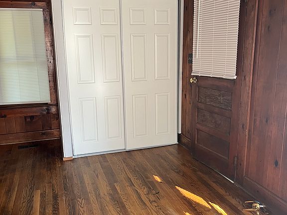 Washer/dryer closet