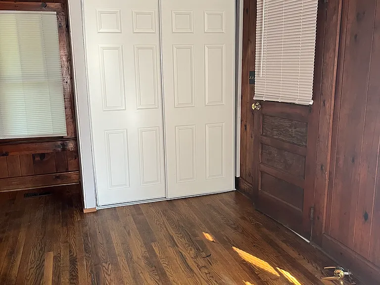 Washer/dryer closet