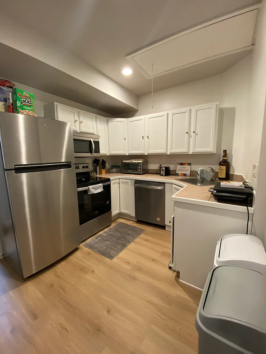 Photo 1 of 11 - 4041 Powelton Ave #3 - Philadelphia, PA Primary Photo - 4041 Powelton Ave #3