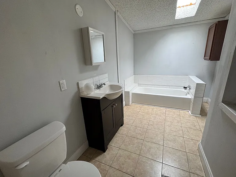 154 NW Alpata Ct — Photo 6
