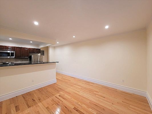 2nd image of 310 E 74th St #5X
