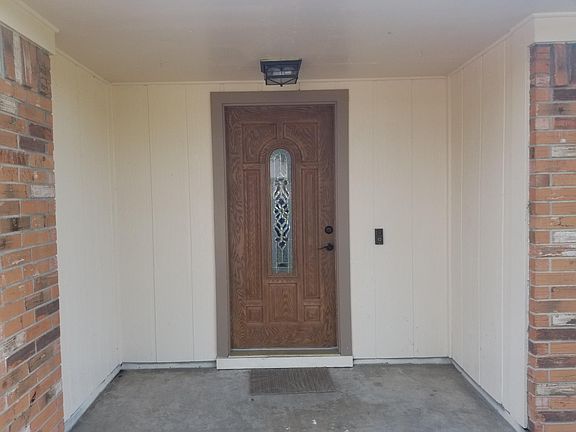 3rd image of 1509 Jackson Dr