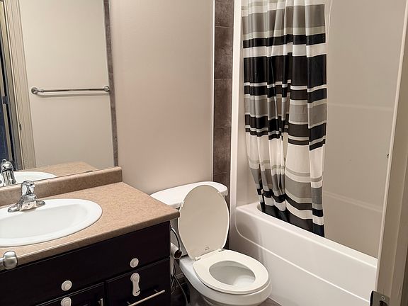5th image of 605 175a St SW