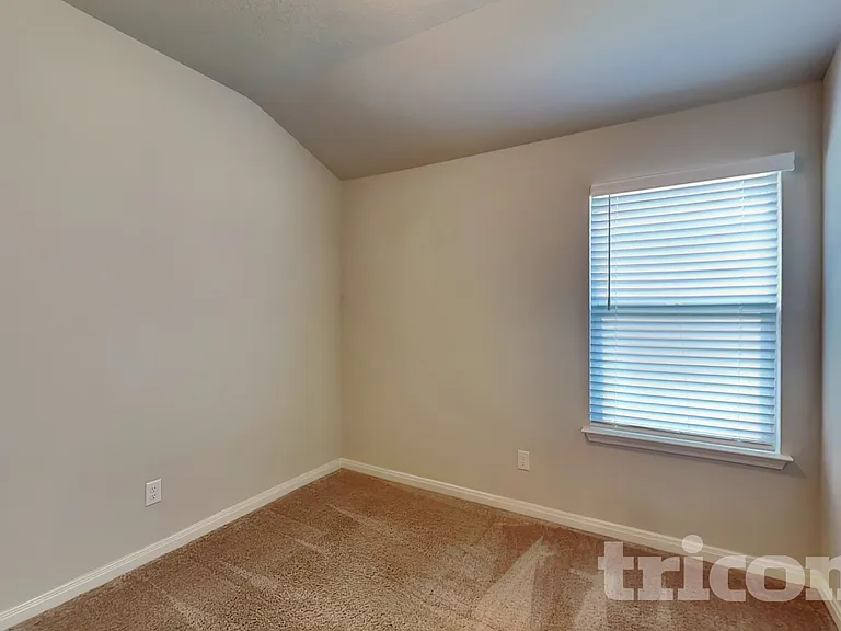 13658 Paxton Blvd — Photo 8