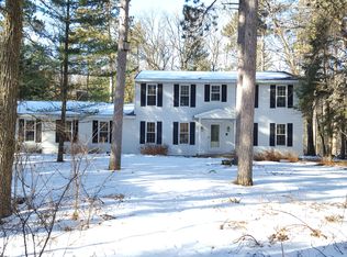 208 Pine Bluff Rd, Stevens Point, WI 54482